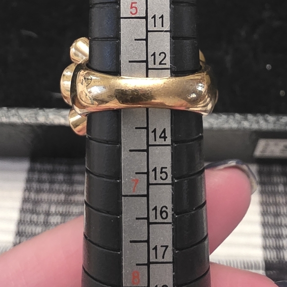 Vintage Cluster Dome Style Ring With Old Mine Style Faceted Stones - Picture 15 of 16